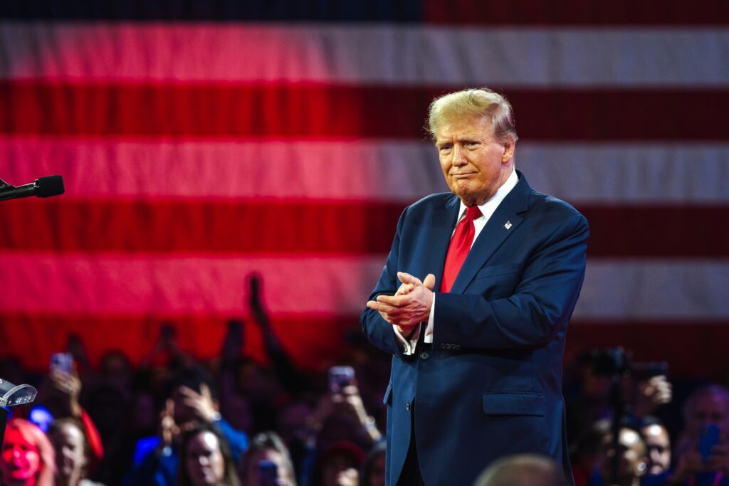 Trump Administration to Cut Over 11,000 Federal Jobs