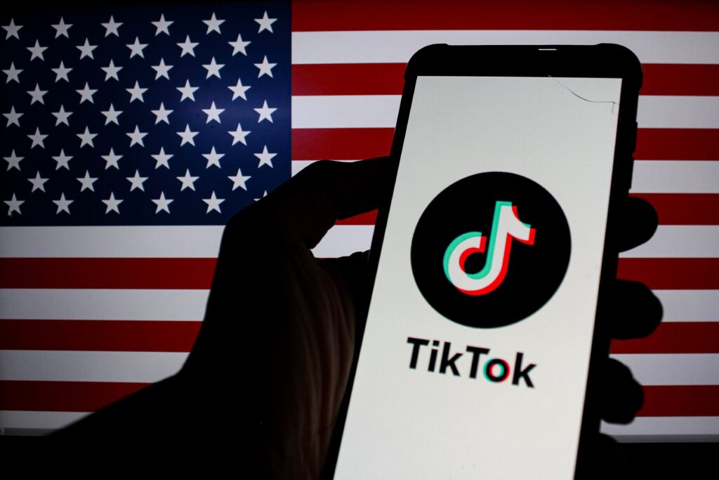 TikTok Returns to US App Stores Amid Political Negotiations