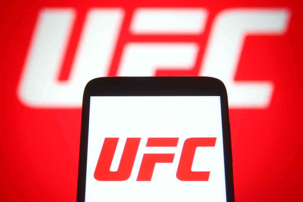 Ankalaev Shocks Pereira to Capture Light-Heavyweight Title