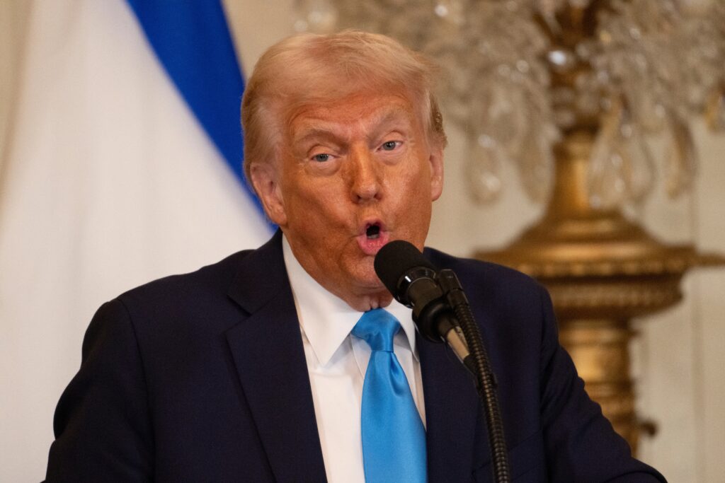 Trump Imposes Sweeping Car Tariffs, Prompting Global Trade Tensions