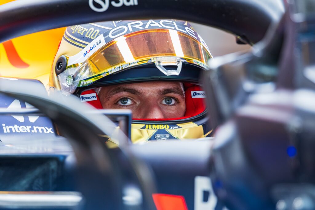Verstappen on Pole for Abu Dhabi Title Showdown – Norris Still in Control